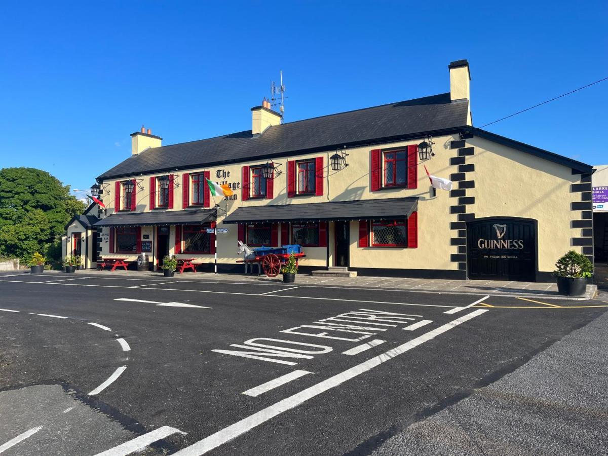 The Village Inn Bohola Luaran gambar