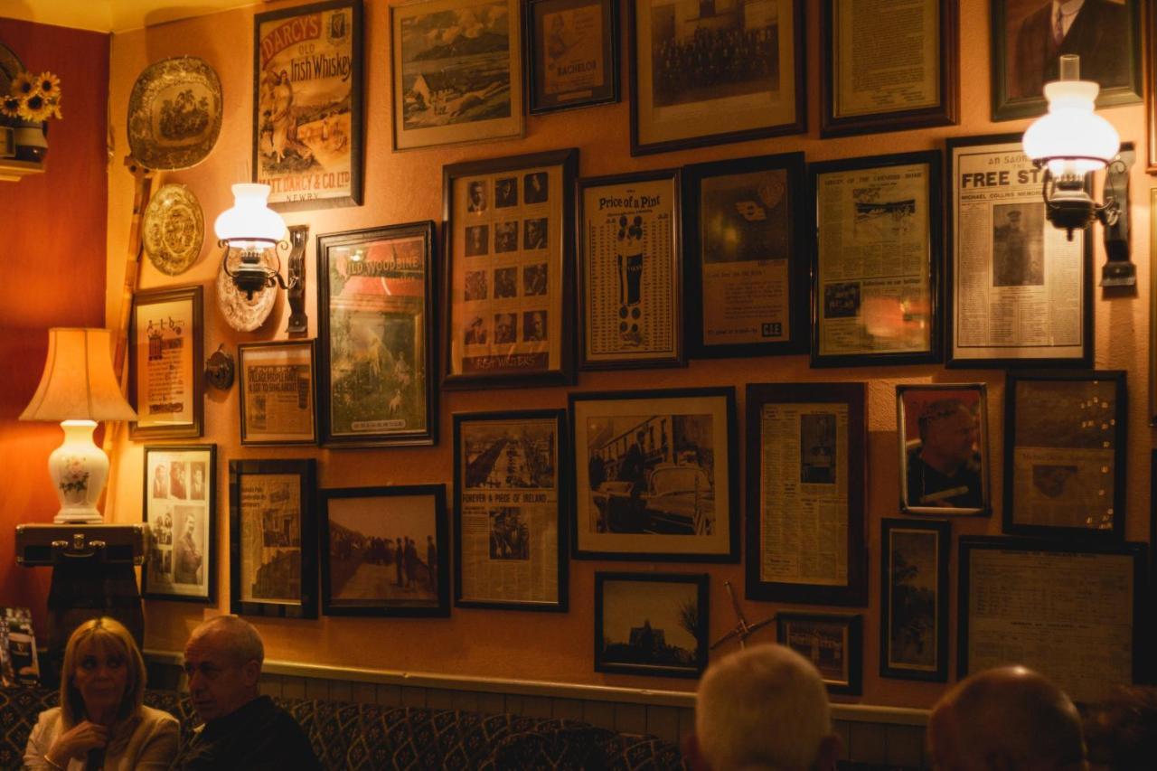 The Village Inn Bohola Luaran gambar